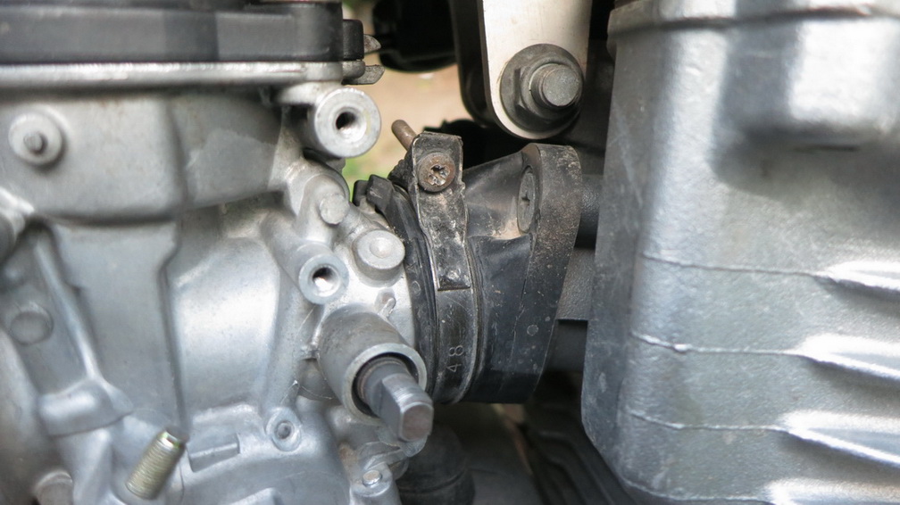 Топливная система скутера 150 кубов. Мотоцикл сбрасывает обороты. Не заводится скутер 4т. Мотоцикл сбрасывает обороты. Винт регулировочный холостого хода мотоцикл урал.